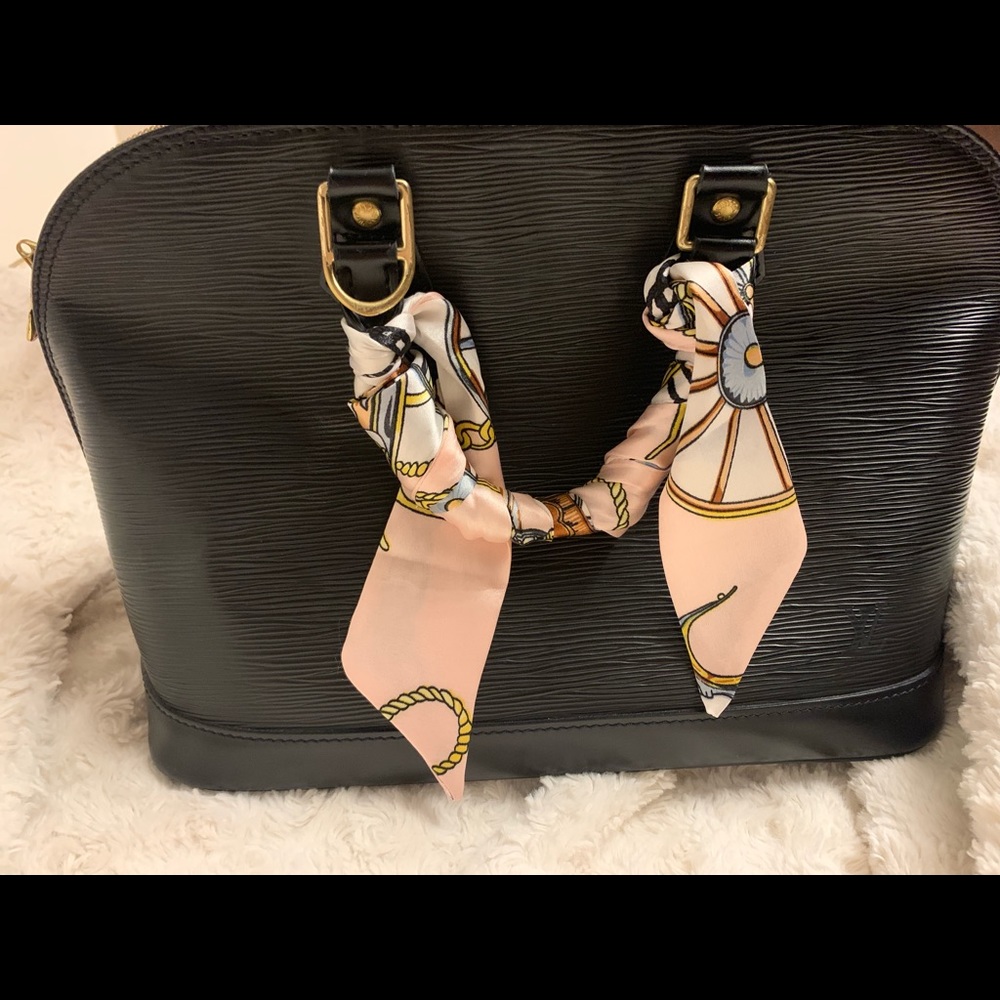 Pre-owned LV Alma pm ❗️❗️AUTHENTIC ❗️❗️